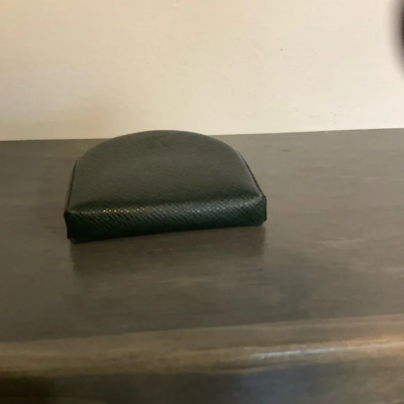 Louis Vuitton Taiga Coin Case - Picture 10 of 11